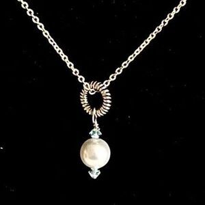ANRx Stunning Solitary Pearl with 18” Sterling Chain